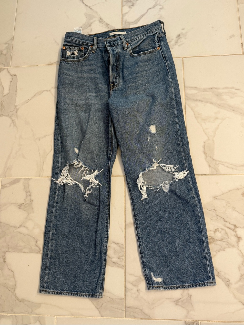 Levi's Ribcage high rise Straight Ankle Cropped Distressed Jeans Vintage Classic - Picture 4 of 8